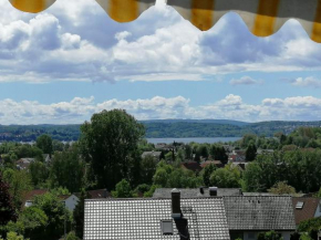 Sonnige Ferienwohnung mit Seeblick